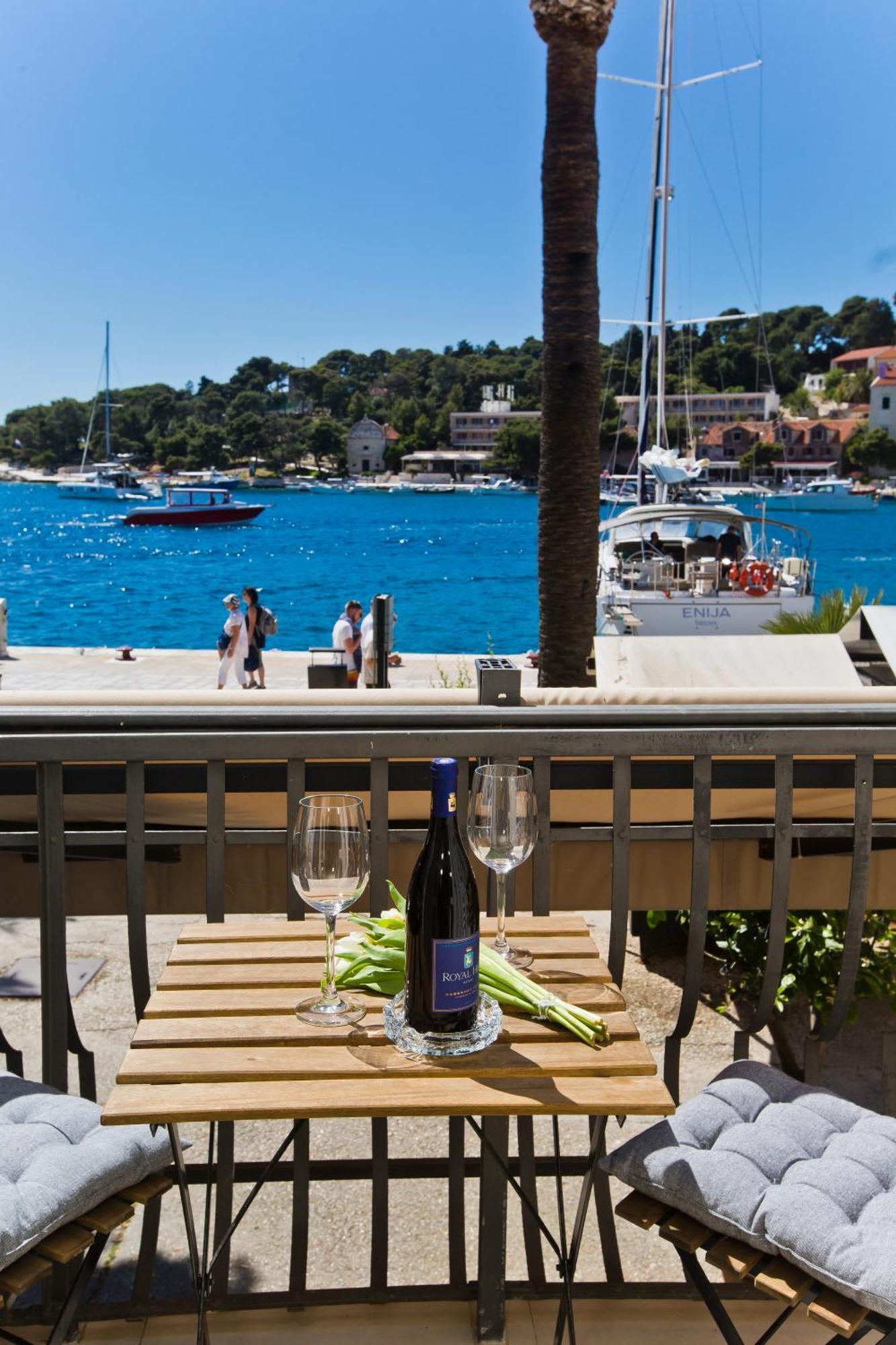 Riva Yacht Hvar Town Apartment Buitenkant foto