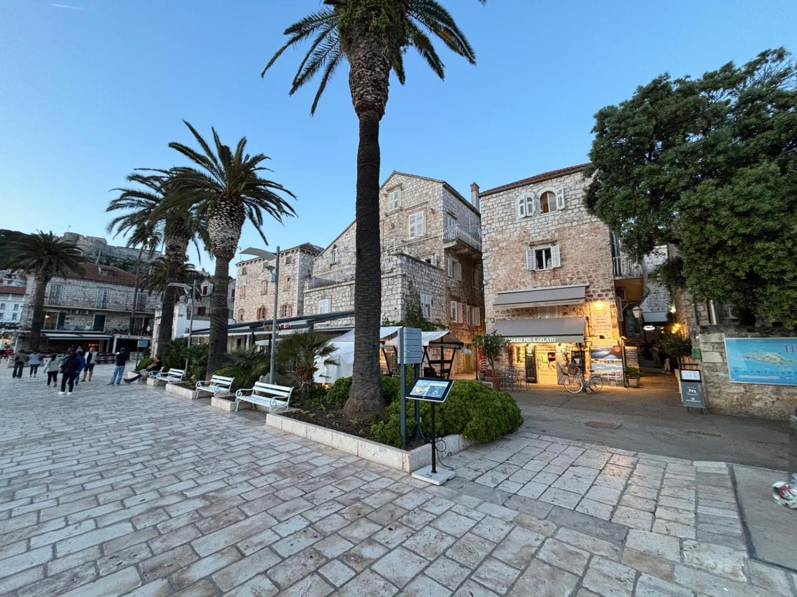Riva Yacht Hvar Town Apartment Buitenkant foto