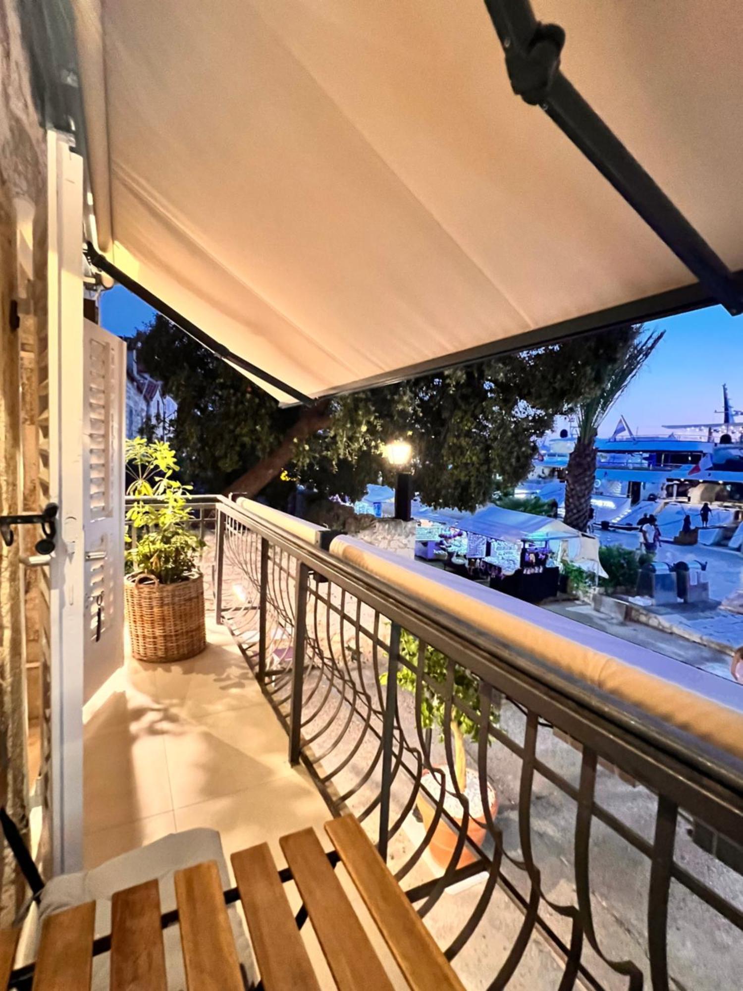 Riva Yacht Hvar Town Apartment Buitenkant foto