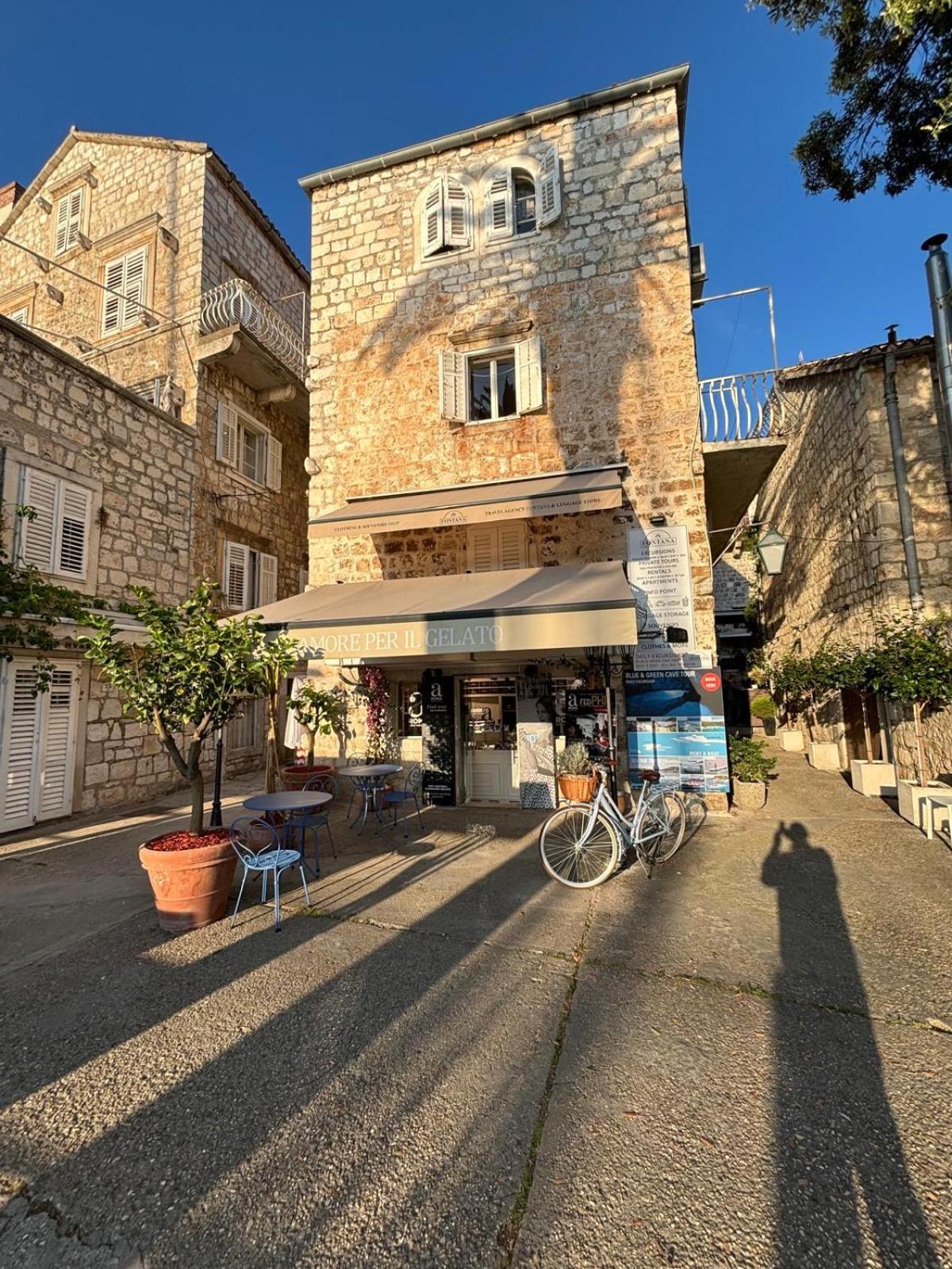 Riva Yacht Hvar Town Apartment Buitenkant foto